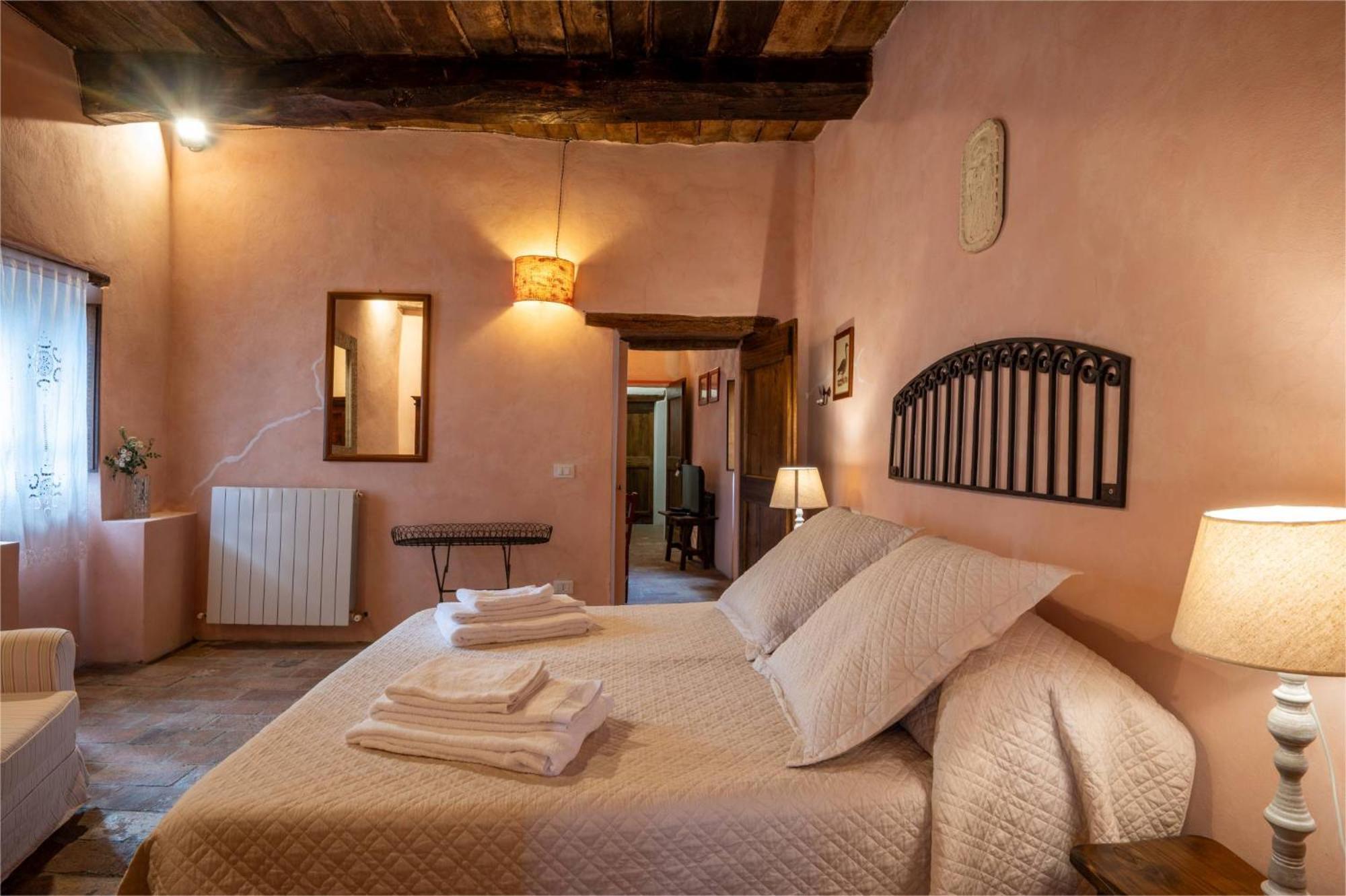 Castello Valenzino Bed & Breakfast Antognola Exterior photo
