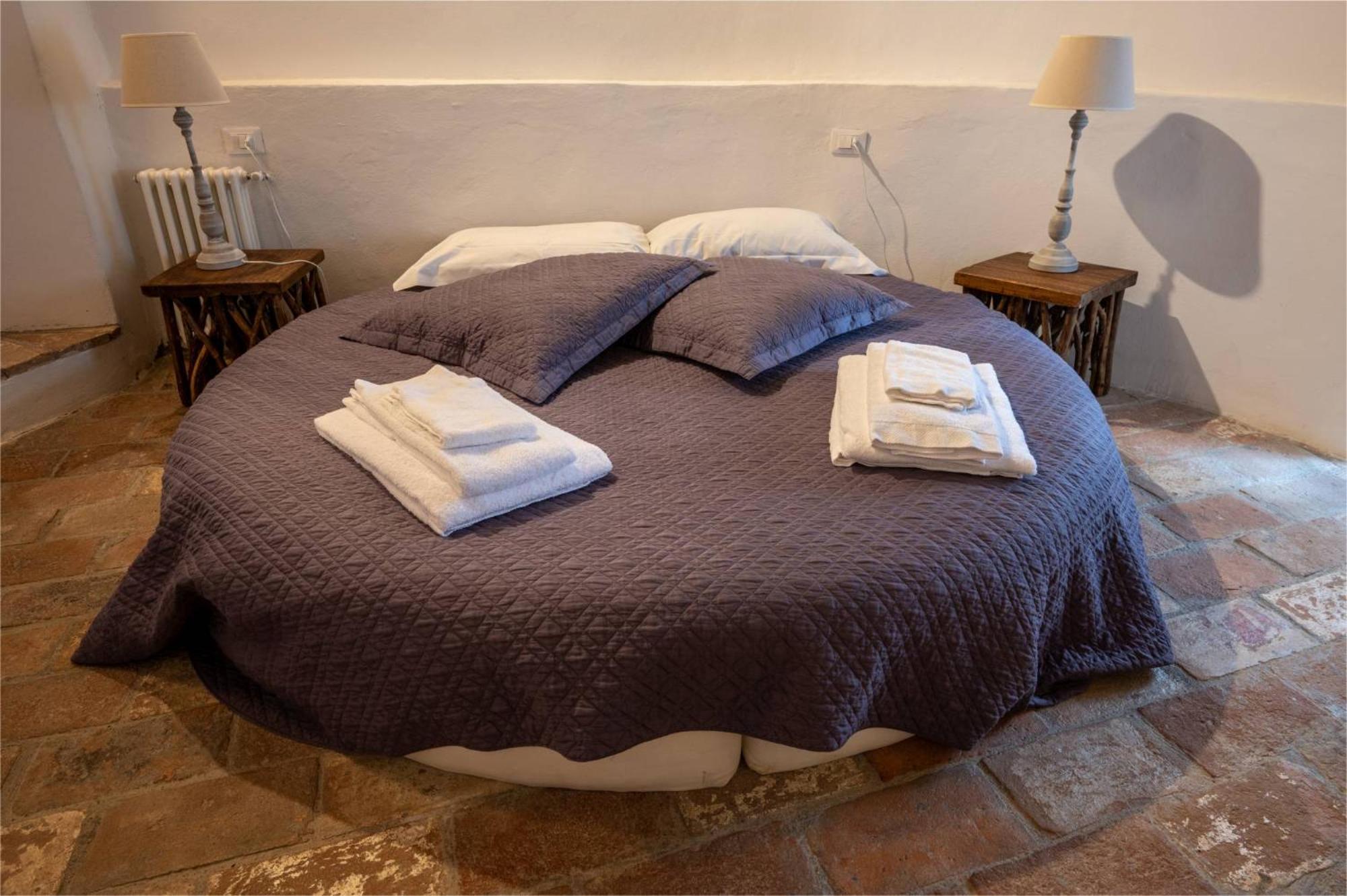 Castello Valenzino Bed & Breakfast Antognola Exterior photo