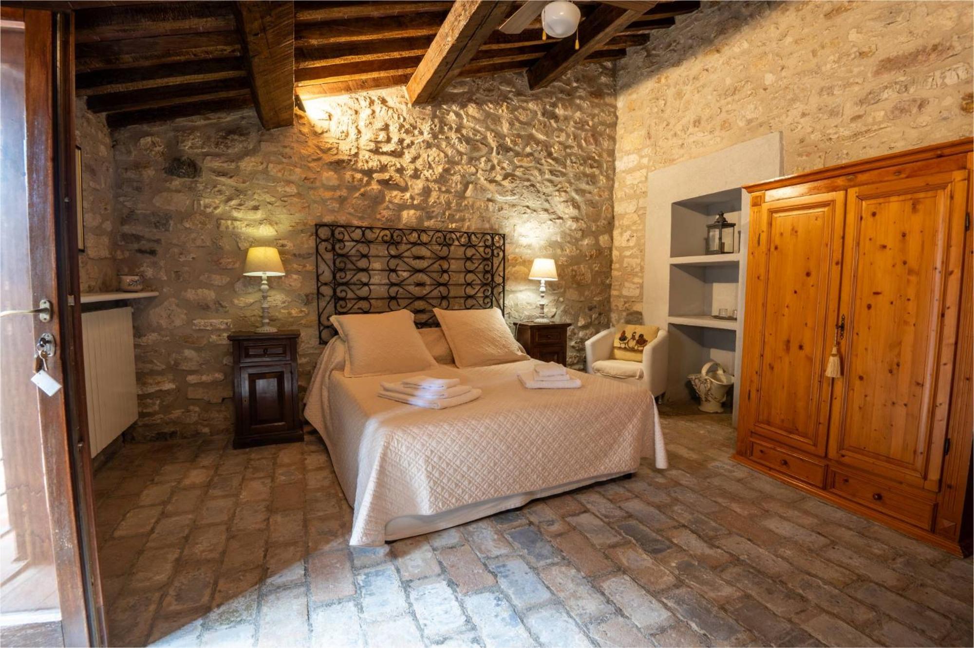 Castello Valenzino Bed & Breakfast Antognola Exterior photo