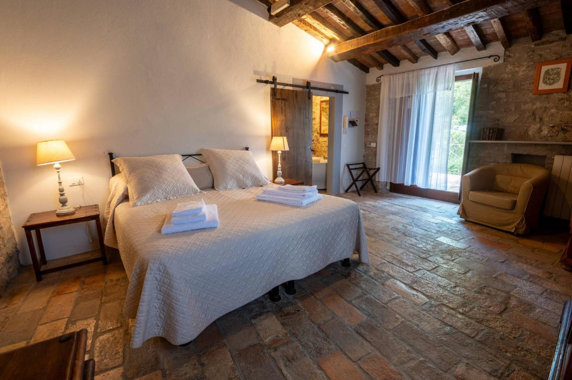 Castello Valenzino Bed & Breakfast Antognola Exterior photo